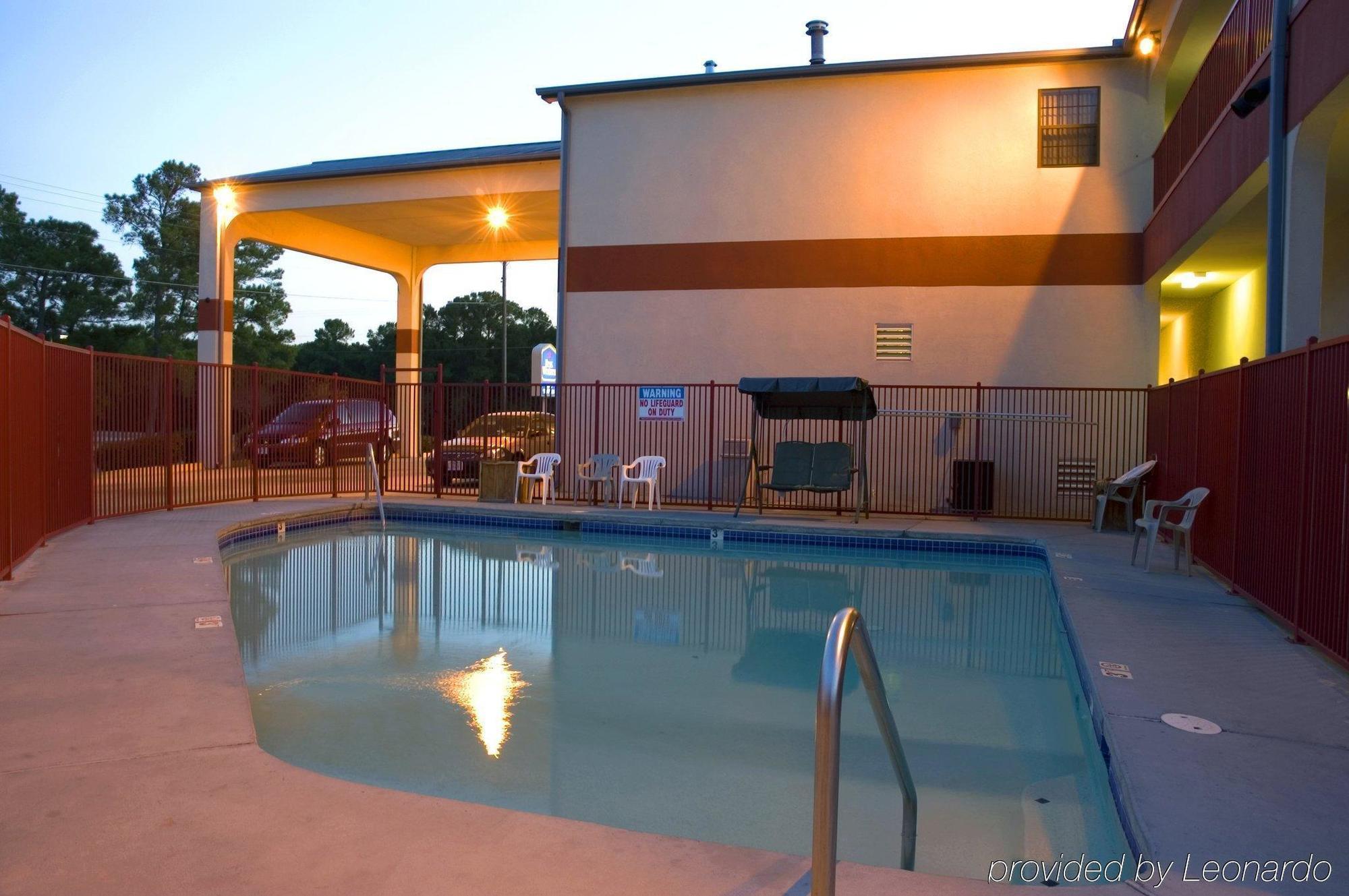 Super 8 By Wyndham Bastrop Tx Motel Exterior photo