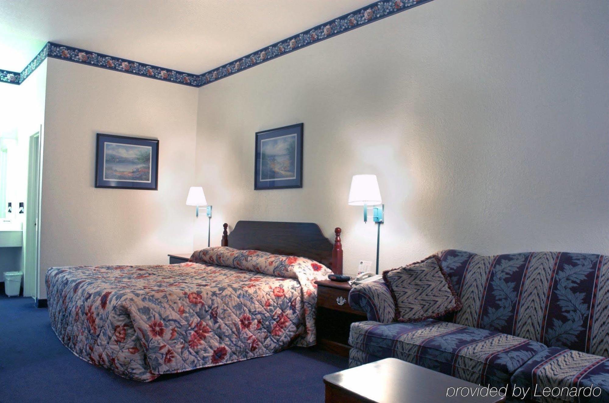 Super 8 By Wyndham Bastrop Tx Motel Exterior photo